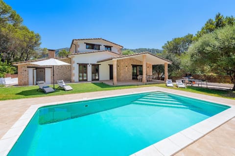 Property building, Spring, Day, Garden, Garden view, Pool view, Swimming pool, sunbed