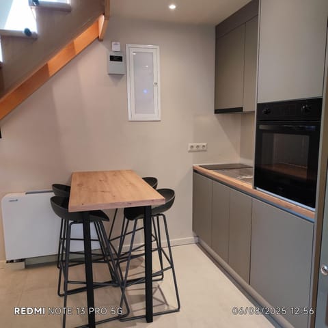 Kitchen or kitchenette, oven, stove