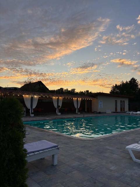 Day, Natural landscape, Mountain view, Pool view, Swimming pool, Sunrise, Sunset, sunbed