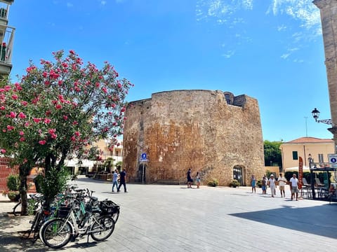 Neighbourhood, City view, Landmark view, Location