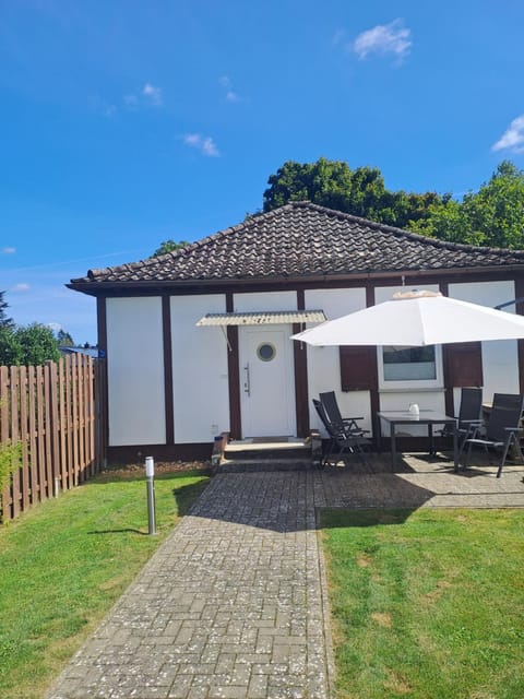 Property building, Garden, Balcony/Terrace