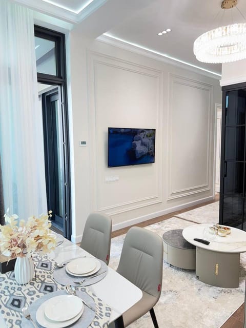 Living room, Seating area, Dining area