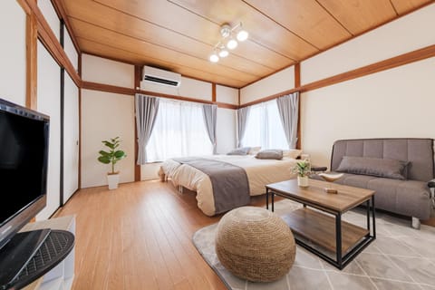 Living room, Photo of the whole room, Bedroom