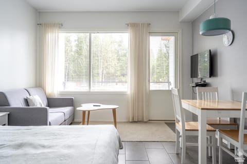 Bed, Living room, Seating area, Dining area