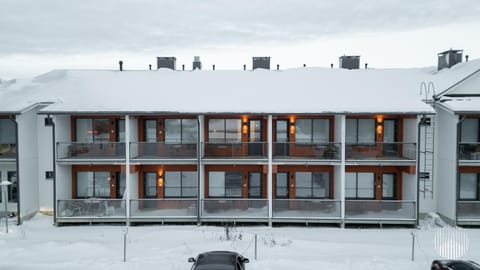 Property building, Winter, Balcony/Terrace