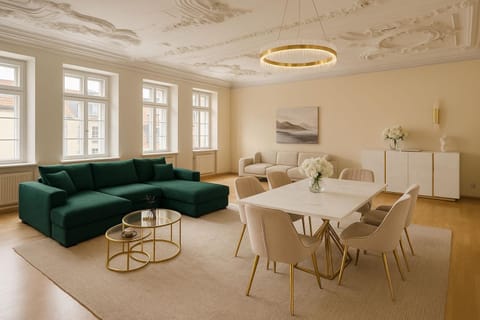 Living room, Seating area, Dining area