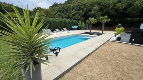 Villa Baloo avec piscine et jacuzzi Villa in Luxembourg