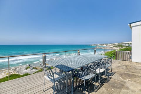 Patio, Natural landscape, Balcony/Terrace, Balcony/Terrace, Dining area, Beach, Sea view
