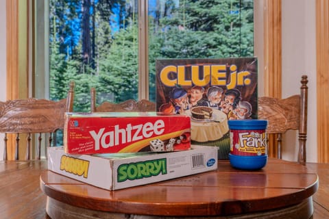 Leisure Landing Unwind in the Pines House in Shaver Lake