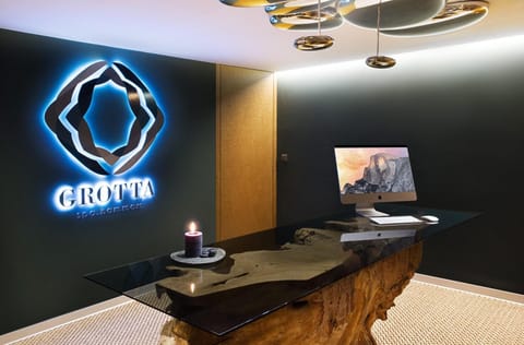Massage, Sauna, Spa and wellness centre/facilities