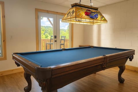 New Mtn&City Views Hot Tub Sauna Arcade Pool House in Helen