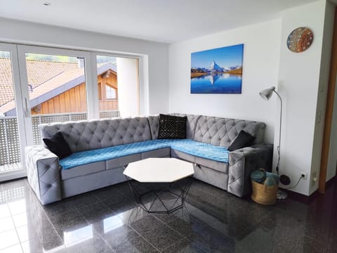 Bella Vista - 85 m2 Ferienwohnung mit überdachtem Parkplatz und Außenstellplatz - Bergblick Apartment in Vorarlberg, Austria