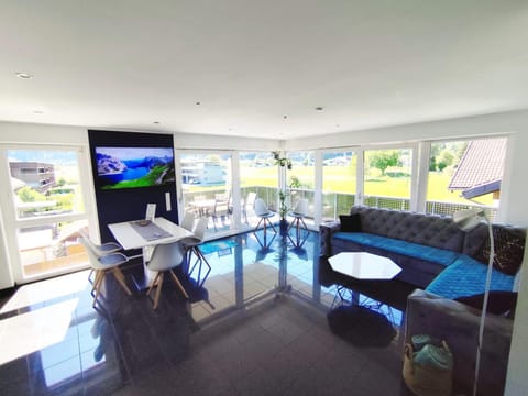 Communal lounge/ TV room, TV and multimedia, Living room, Dining area, Evening entertainment