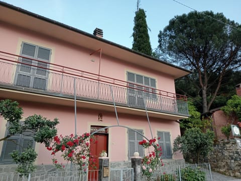 Roses House House in Sestri Levante