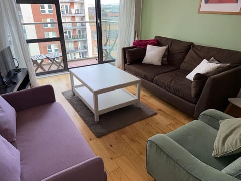 Belfast City Centre 2 Bedroom Apartment Sleeps 7 Free Private Parking Apartment in Belfast