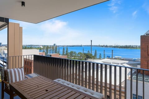 View (from property/room), Balcony/Terrace, Sea view