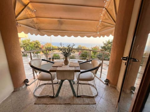 View (from property/room), Balcony/Terrace, Seating area