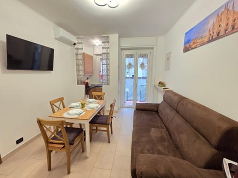 Communal lounge/ TV room, TV and multimedia, Photo of the whole room, Dining area, Lunch, kitchen