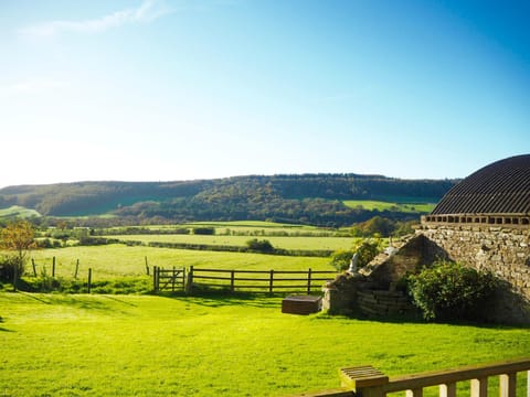 The Grainary Cottages House in England