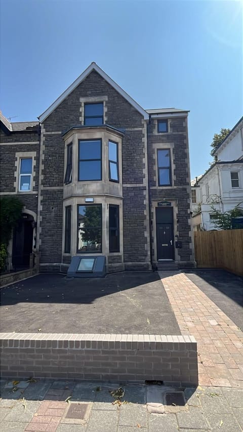 Marlborough House Cardiff Centre Apartment in Cardiff