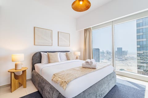 Family & Group Paradise - Home in the Clouds - 50th floor - World-class Amenities - Next to Shams Boutik - 5 min walk from the Beach - 5 min from ADGM, Galleria, Cleveland Apartment in Abu Dhabi