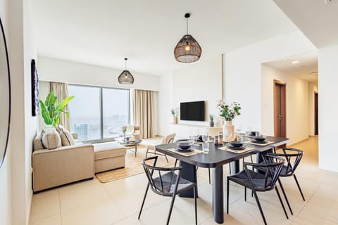 Family & Group Paradise - Home in the Clouds - 50th floor - World-class Amenities - Next to Shams Boutik - 5 min walk from the Beach - 5 min from ADGM, Galleria, Cleveland Apartment in Abu Dhabi