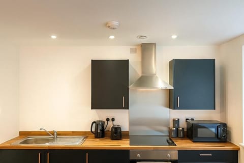 New York Luxe & Free Onsite Parking Apartment in Bradford