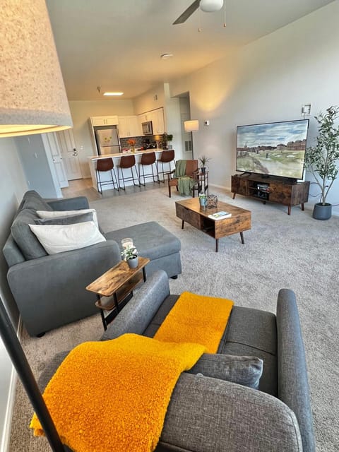 Living room, Seating area, Dining area