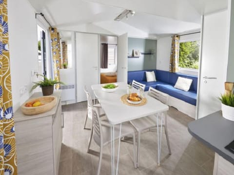 Mobil-home avec Terrasse pour 6 Personnes en Ardèche - API-1-52-360 Campground/ 
RV Resort in Provence-Alpes-Côte d'Azur