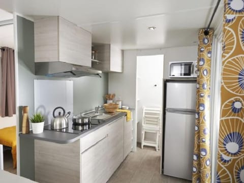 Mobil-home avec Terrasse pour 6 Personnes en Ardèche - API-1-52-360 Campground/ 
RV Resort in Provence-Alpes-Côte d'Azur