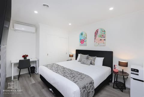 Bed, Photo of the whole room, Bedroom, air conditioner