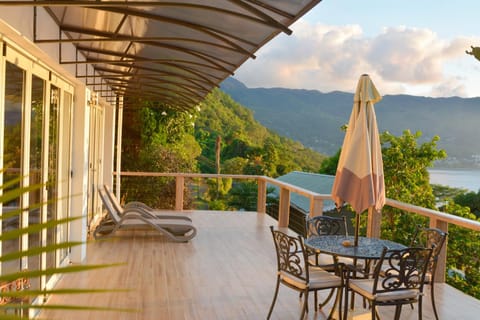 Balcony/Terrace, Mountain view
