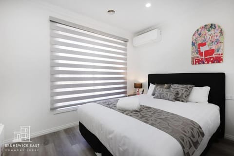 Bedroom, air conditioner