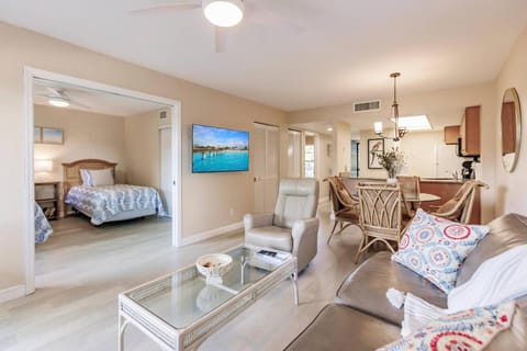 Living room, Dining area, Bedroom