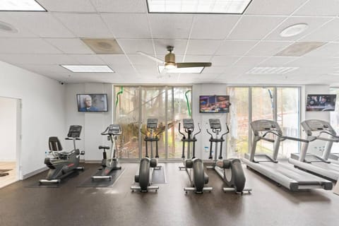 SUNNY ISLES 4BR Pool & Beach Access Apartment in Sunny Isles Beach