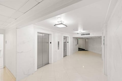 SUNNY ISLES 4BR Pool & Beach Access Apartment in Sunny Isles Beach