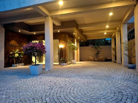 Property building, Parking