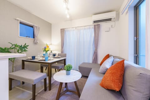 Living room, Seating area, Dining area, air conditioner