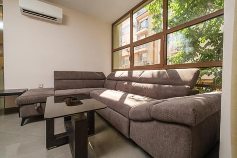 Living room, Seating area, air conditioner