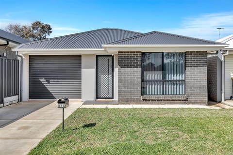 Property building, Neighbourhood, Street view
