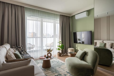 TV and multimedia, Living room, Seating area, Evening entertainment