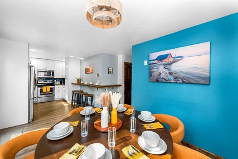 #1Downtown Spot Walk to Beach, Hot Tub & Pets OK House in Sister Bay