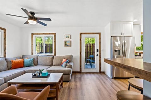 #1Downtown Spot Walk to Beach, Hot Tub & Pets OK House in Sister Bay