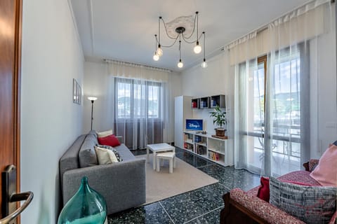 Communal lounge/ TV room, TV and multimedia, Living room