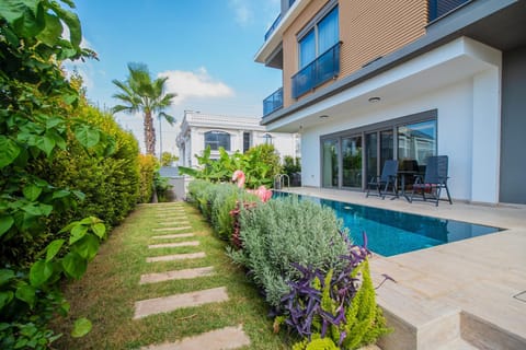 Garden, Garden view, Pool view, Swimming pool