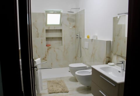Shower, Toilet, Bathroom, bidet