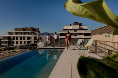 Swimming pool, Swimming pool