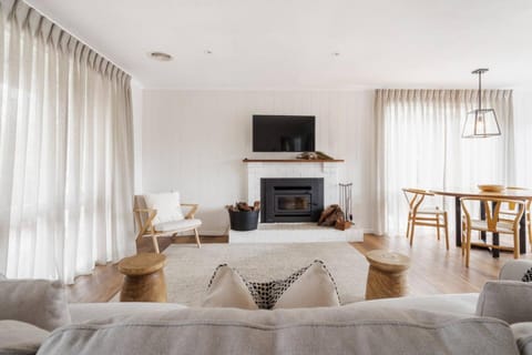 TV and multimedia, Living room, Other, fireplace
