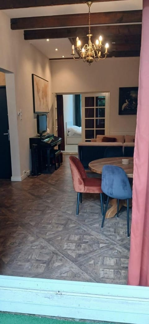 Living room, Seating area, Dining area