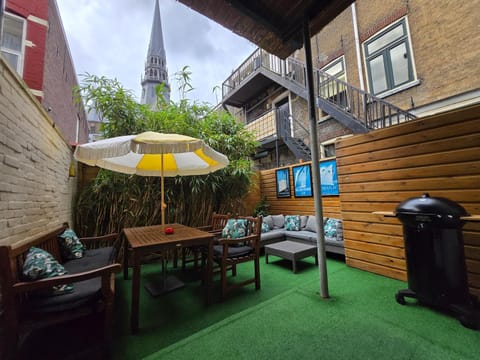 Gouda city center apartment with private garden and 2 bicycles Apartment in Gouda